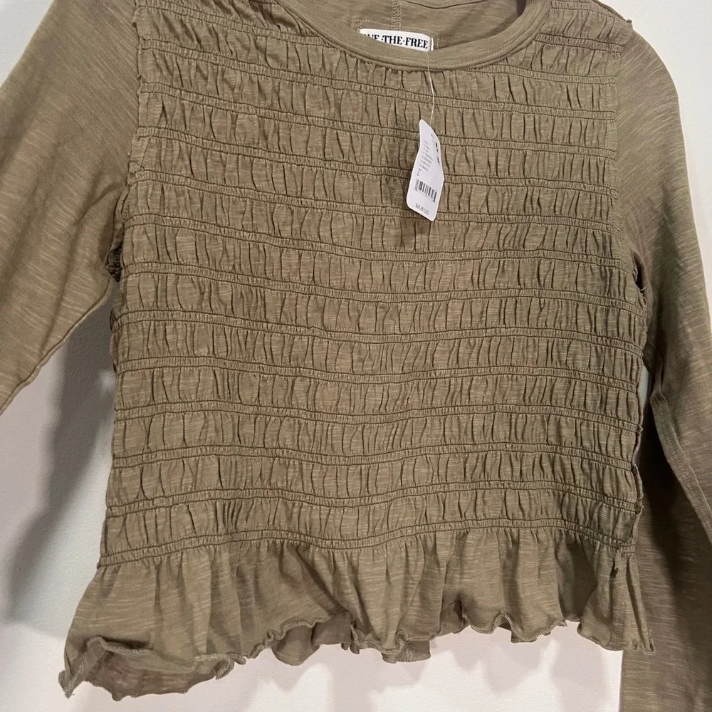 We The Free Free People Treehouse Green Smocked Peplum Long Sleeve Top Large NWT